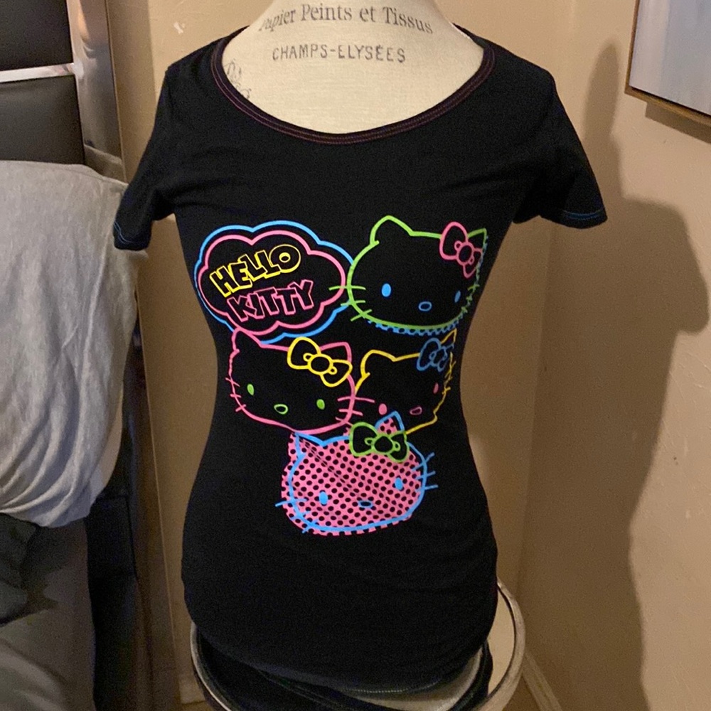 Nwt hello kitty tee